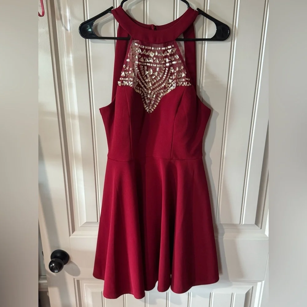 2/for $20 🪩 B. DARLIN Fit & Flare Mini Dress, Gold Embellishments (Women’s 7/8)